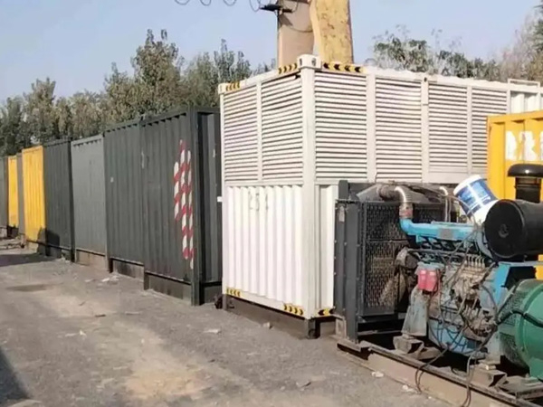 栾城200KW柴油发电机机组每小时油耗是多少？